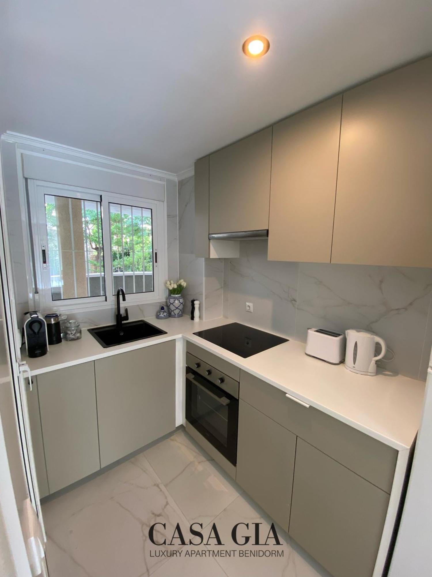 Casa Gia L Luxury Apartment เบนิดอร์ม ภายนอก รูปภาพ