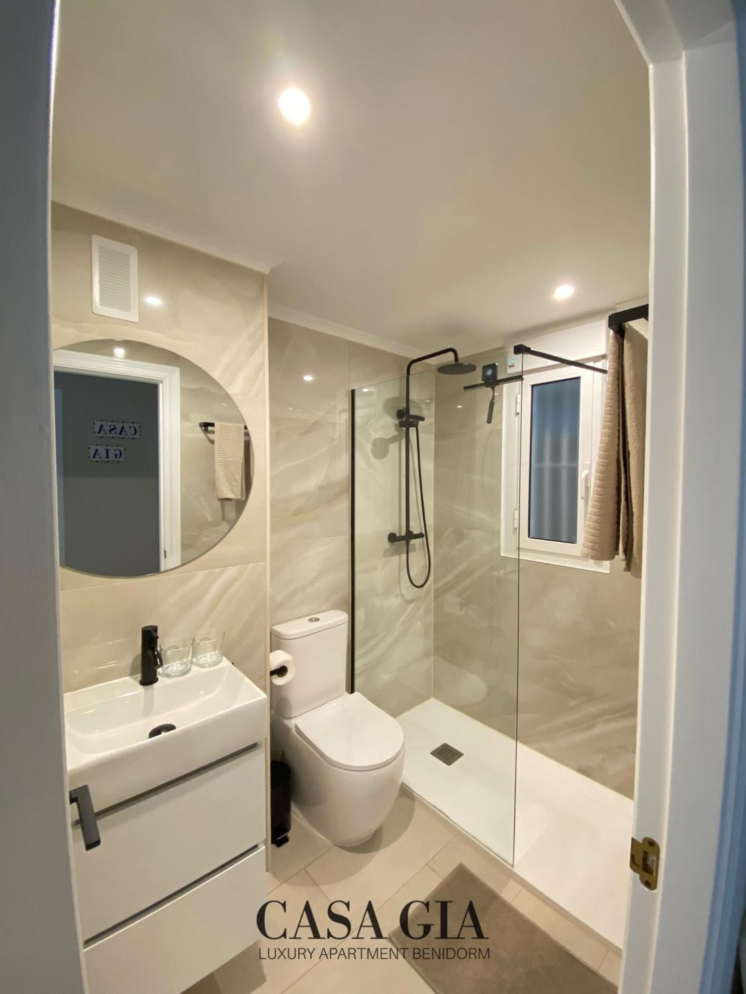 Casa Gia L Luxury Apartment เบนิดอร์ม ภายนอก รูปภาพ