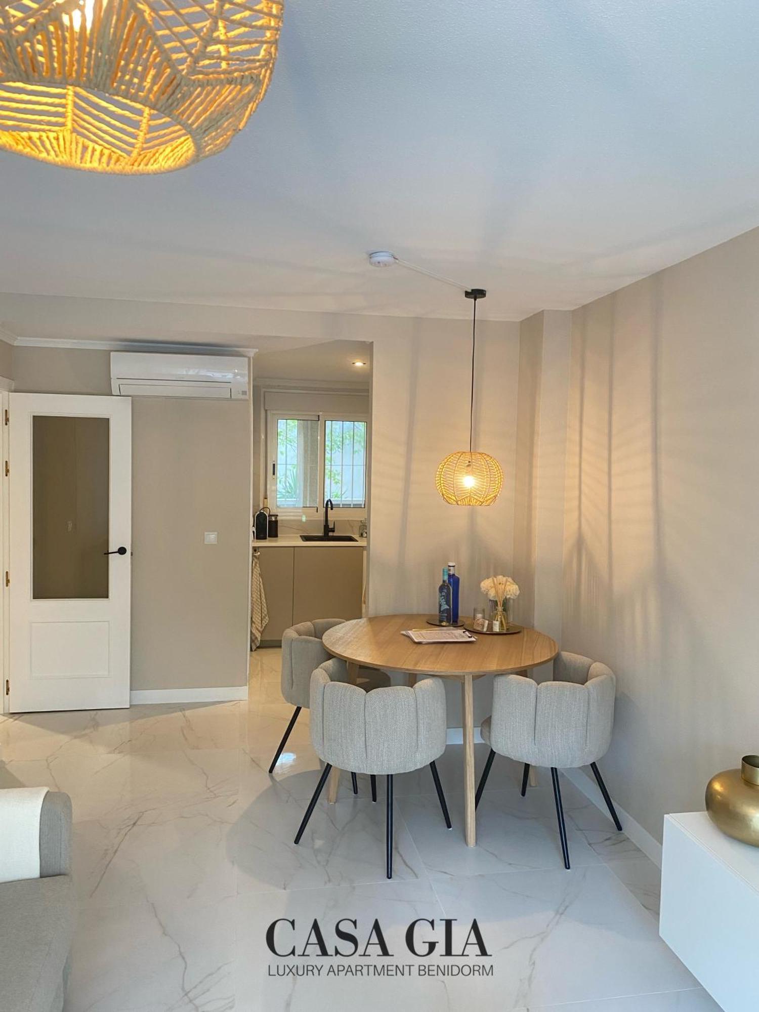 Casa Gia L Luxury Apartment เบนิดอร์ม ภายนอก รูปภาพ